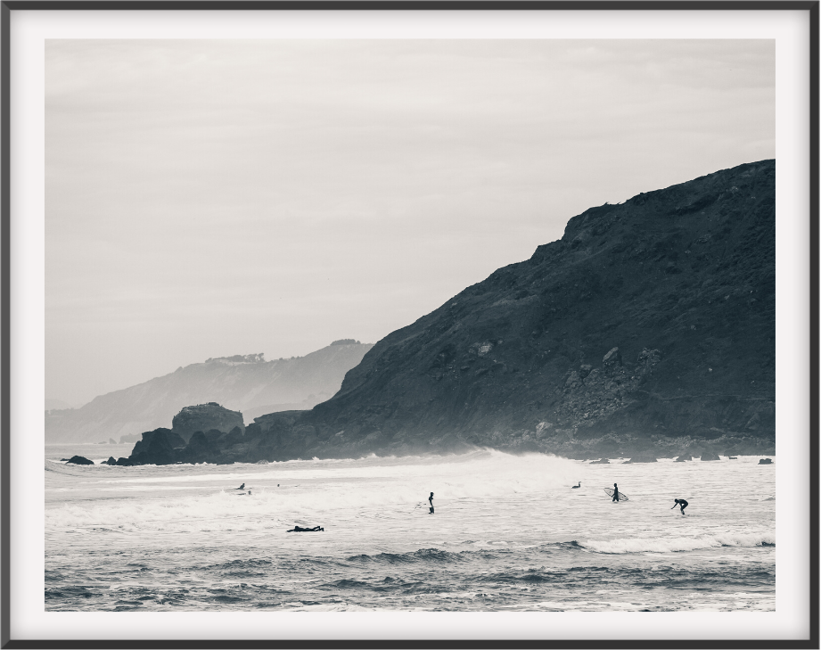 Pacifica Surfers Black and White